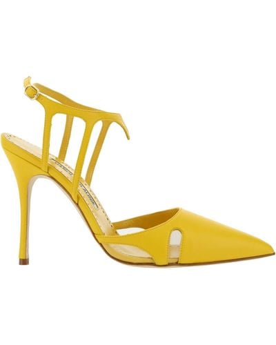 Manolo Blahnik Court Shoes - Yellow