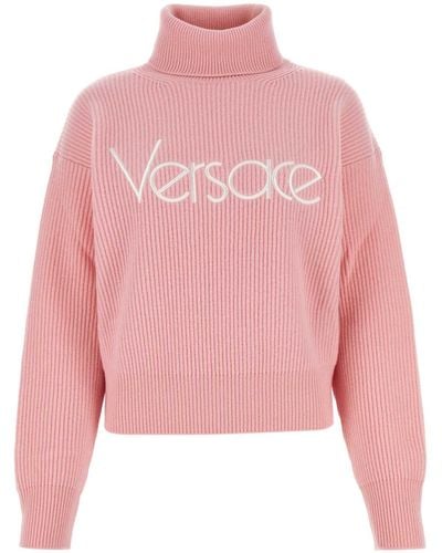 Versace Logo-embroidered Roll-neck Ribbed Sweater - Pink