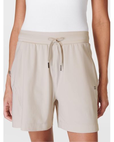 Sweaty Betty Explorer 5.5" Shorts - Natural