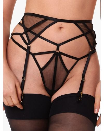 Wolf & Whistle Penny Cut Out Suspender Belt - Black