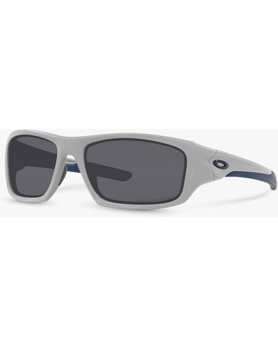 Oakley Oo9236 Valve Polarised Rectangular Sunglasses - Grey