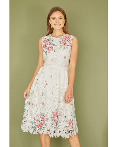 Yumi' Lace Floral Knee Length Dress - Green