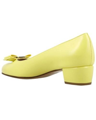 Ferragamo Vara Bow Pump Shoe - Yellow