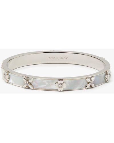 Kate Spade Heritage Bloom Hinged Bangle - Grey