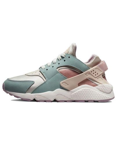 Nike Air Huarache Sneakers for Women - Up to 75% off | Lyst