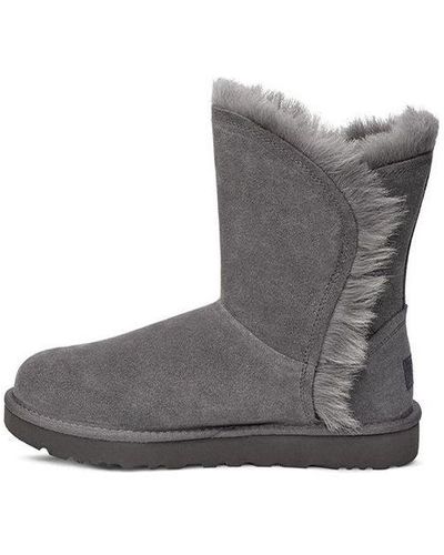 Classic short fluff uggs 2025