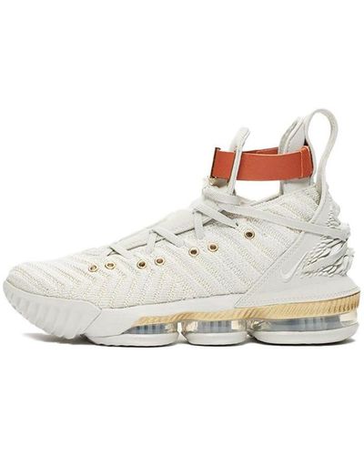Nike Lebron 1 Hfr White Lebron James Basketball Shoes - Metallic