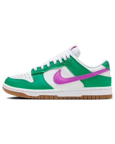 green white dunks