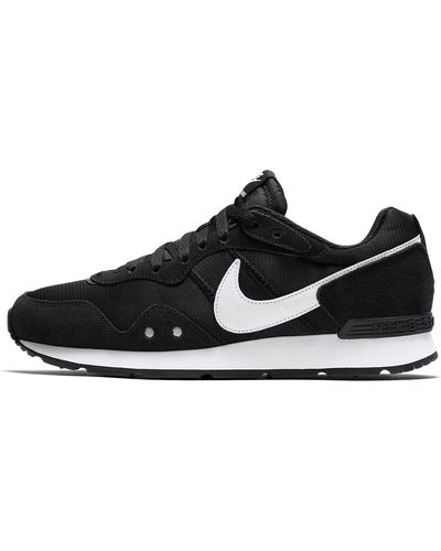 Nike Venture Runner Shoes - Black