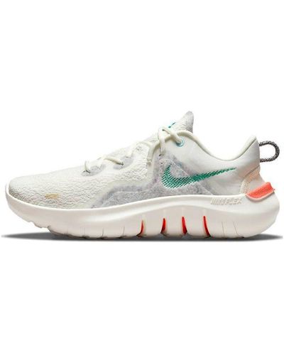 nike light green running shoes