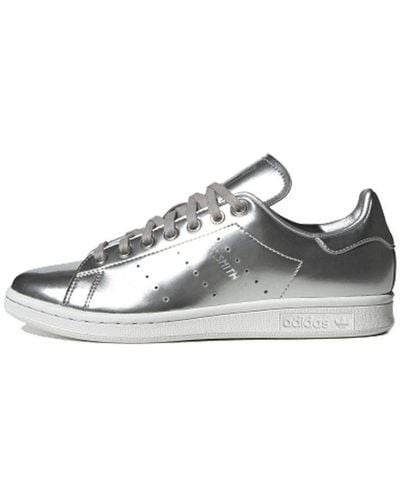 stan smith silver metallic