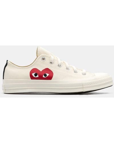 Converse white hotsell red heart