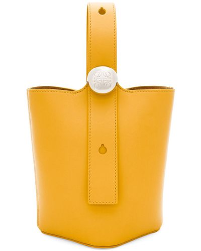 Loewe Mini Pebble Bucket Bag In Mellow Calfskin - Orange