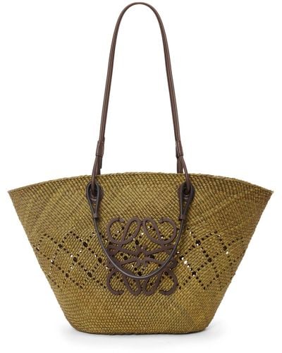 Loewe Medium Anagram Basket Bag In Iraca Palm And Calfskin - Natural