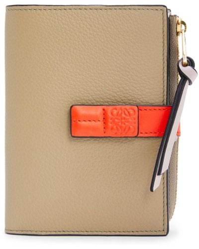 Loewe Slim Zip Bifold Wallet In Soft Grained Calfskin - Red
