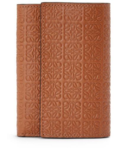 Loewe Luxury Small Vertical Wallet In Embossed Silk Calfskin For Women - White