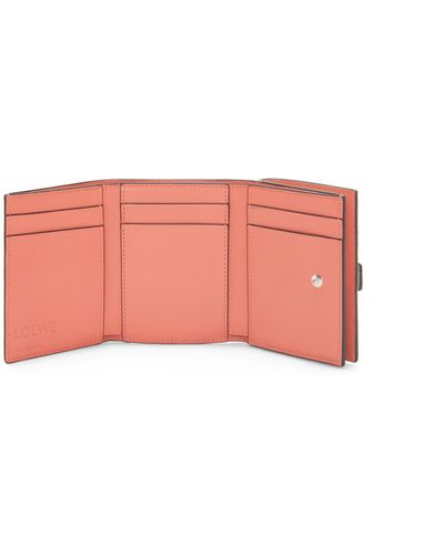 Loewe Luxury Trifold Wallet In Soft Grained Calfskin - Pink