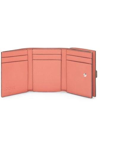 Loewe Luxury Trifold Wallet In Soft Grained Calfskin - Pink