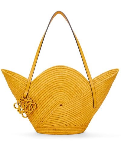 Loewe Luxury Petal Basket Bag In Raffia And Calfskin - Yellow
