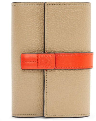 Loewe Small Vertical Wallet In Soft Grained Calfskin - Natural