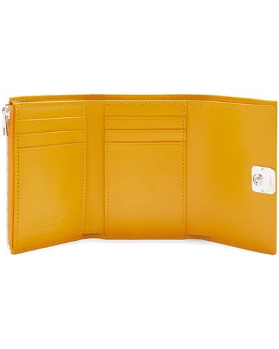 Loewe Luxury Anagram Small Vertical Wallet In Pebble Grain Calfskin - Orange