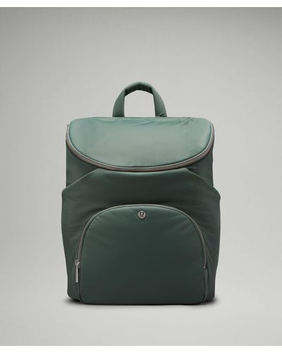 lululemon New Parent Backpack 17l - Colour Silver/green