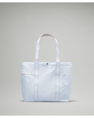 lululemon – Daily Multi-Pocket Tote Bag 20L – //Pastel - White