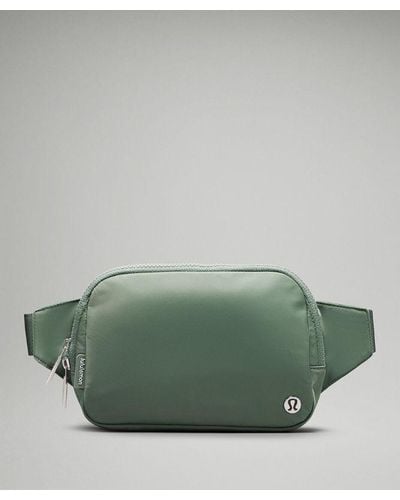 lululemon – Everywhere Belt Bag Large 2L – - Green