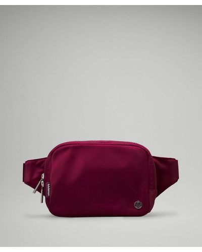 lululemon Everywhere Belt Bag Large 2l - Colour Burgundy/red - Purple