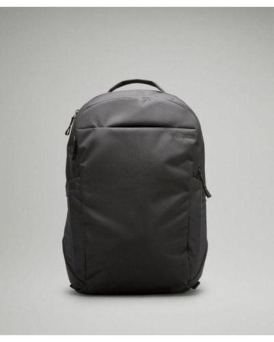 lululemon – Triple-Zip Backpack 28L – - Grey