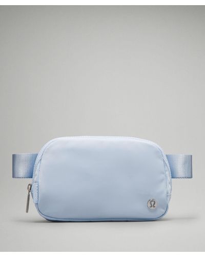 lululemon Everywhere Belt Bag 1l - Colour Blue/pastel