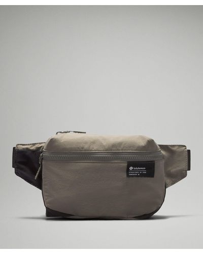 lululemon Clean Lines Belt Bag 2l - Colour Grey