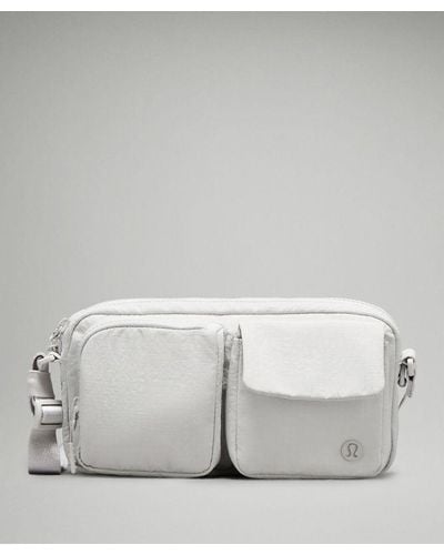 lululemon – Multi-Pocket Crossbody Bag 2.5L – - Grey