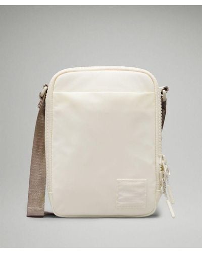 lululemon – Easy Access Crossbody Bag 1.5L – - White