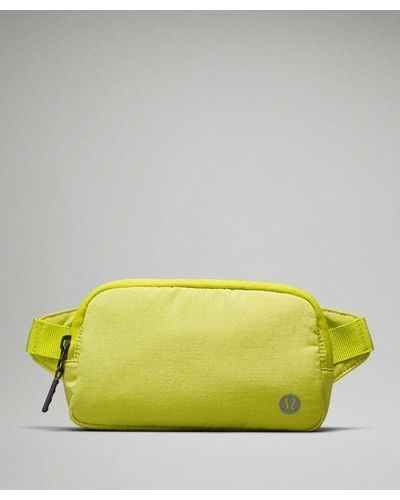 lululemon – Everywhere Belt Bag Mini – //Neon - Yellow