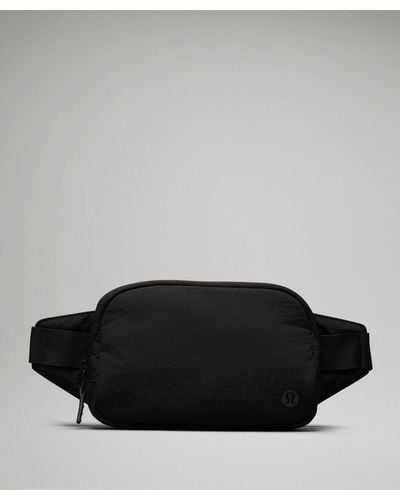 lululemon Everywhere Belt Bag 1l - Colour Black