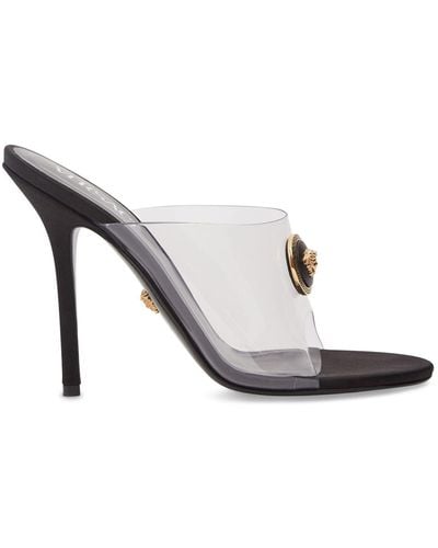 Versace Zapatos mules de plexi y satén 110mm - Blanco