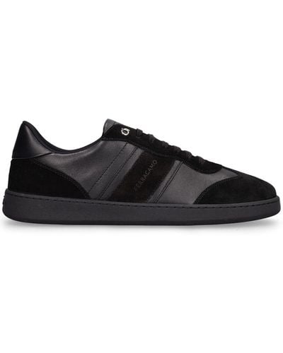 Ferragamo Herren Low-Top-Sneaker mit Signatur - Schwarz