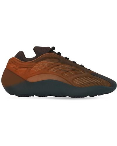 Yeezy 700 V3 Trainers - Brown
