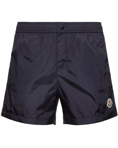 Moncler Shorts mare in nylon con logo - Blu