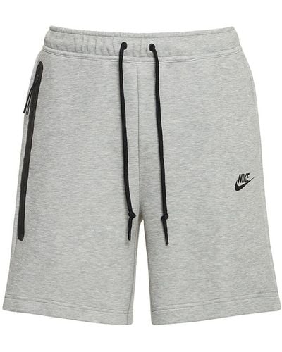 Nike Shorts Aus Technofleece - Grau