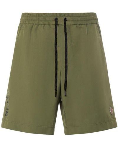 3 MONCLER GRENOBLE Shorts de techno gore-tex - Verde