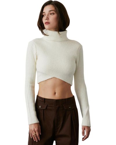 Crescent Emery Criss-cross Crop Sweater - White