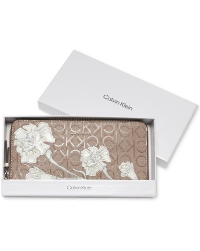 Calvin Klein Audrey Floral Signature Boxed Wallet - Natural