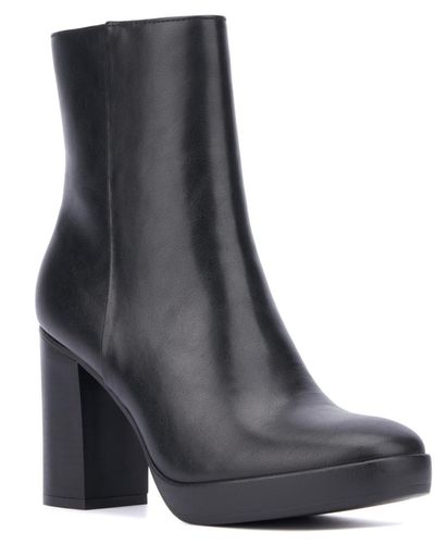 New York & Company Fay- Chunky Heel Ankle Boot - Black