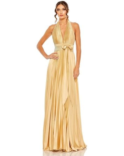 Mac Duggal Pleated Halter Neck Gown With Center Bow - Metallic