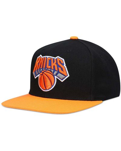 Mitchell & Ness New York Knicks Core Basic Snapback Cap - Black