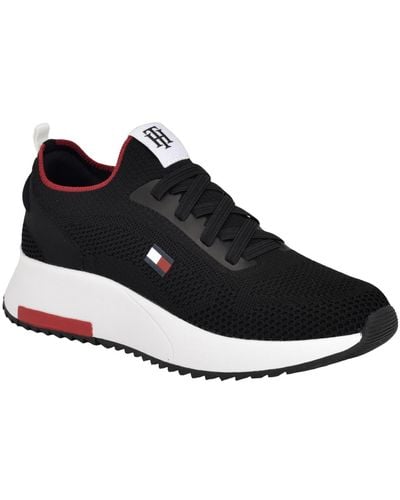 Tommy Hilfiger Zaide Classic Slip On jogger Sneakers - Black