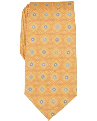 Perry Ellis Laytone Diamond Medallion Tie - Yellow