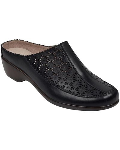 Easy spirit shop clogs on sale